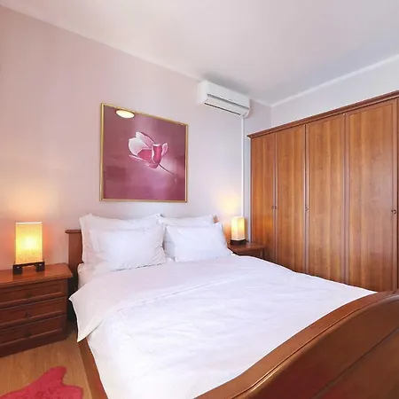 Apartament Laura, No 2 *