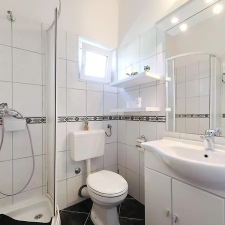 Apartman Laura, No 2 *