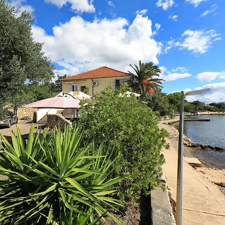 Apartman Laura, No 2 Maslenica