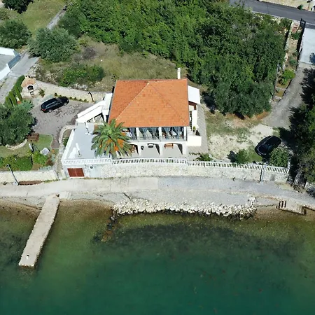 Apartman Laura, No 2 Maslenica