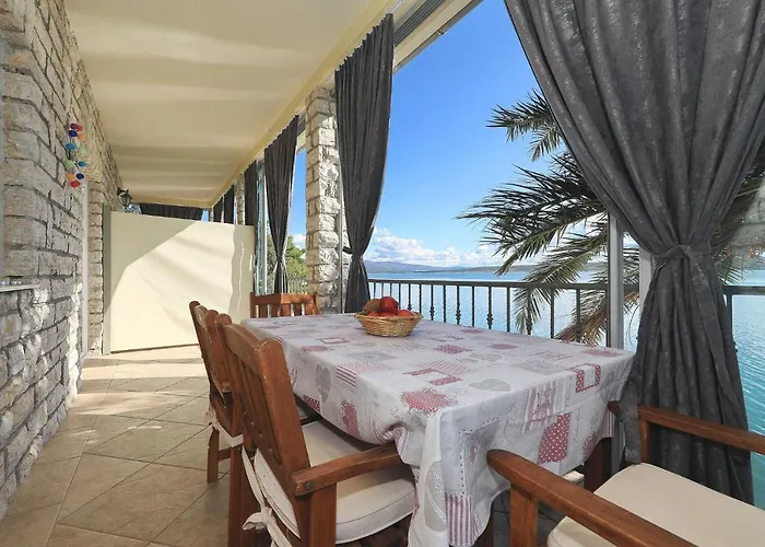 Laura, No 2 Appartement