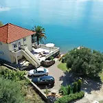 Laura, No 2 Maslenica