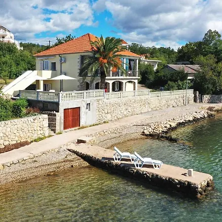 Laura, No 2 Maslenica