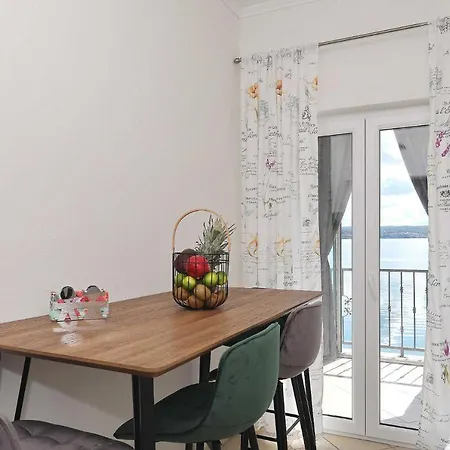 Apartment Laura, No 2