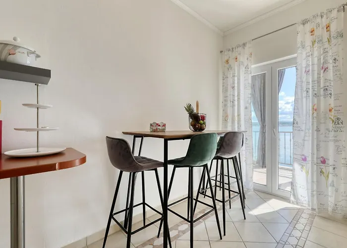 Laura, No 2 * Maslenica